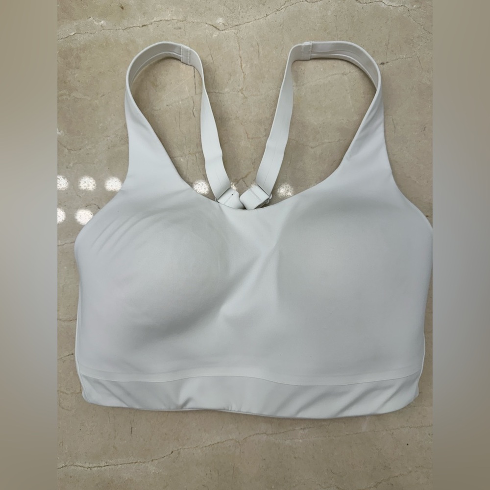 Athleta Seamless White Sports Bra size 32DD